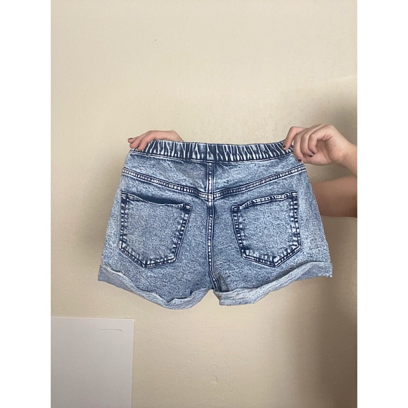 acid wash shorts - Picture 2 of 2